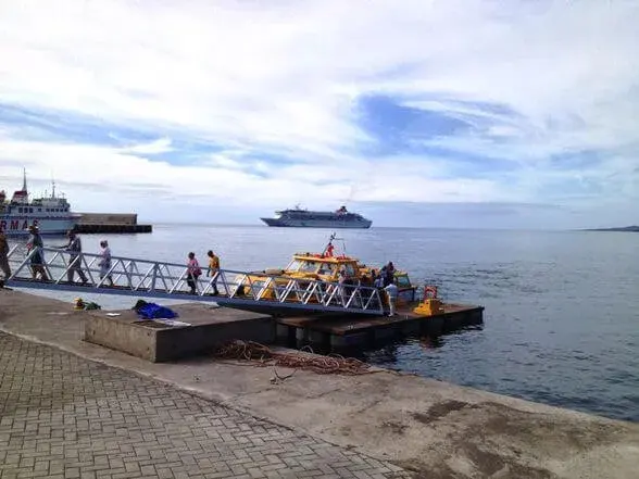 Cruise guests disembarking at the Porto Novo pontoon, Santo Antão